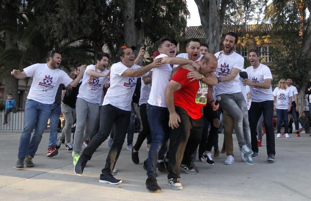 El Saguntino celebra el título de Copa a lo grande