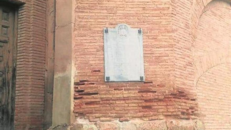 La Iglesia en Aragón no baraja la retirada de símbolos franquistas