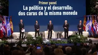Aznar en Oviedo: "La política española no puede seguir siendo una sucesión de escándalos más propios de los bajos fondos"