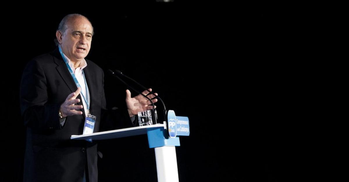 Jorge Fernández Díaz, dissabte passat, durant la seva intervenció en el congrés del PP de Barcelona. Jorge Fernández Díaz, dissabte passat, durant la seva intervenció en el congrés del PP de Barcelona.