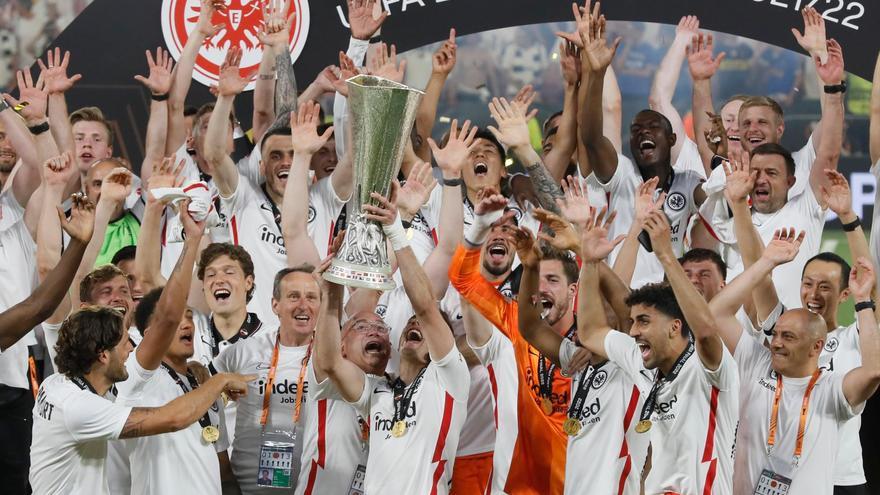 El Eintracht toca el cielo de Sevilla