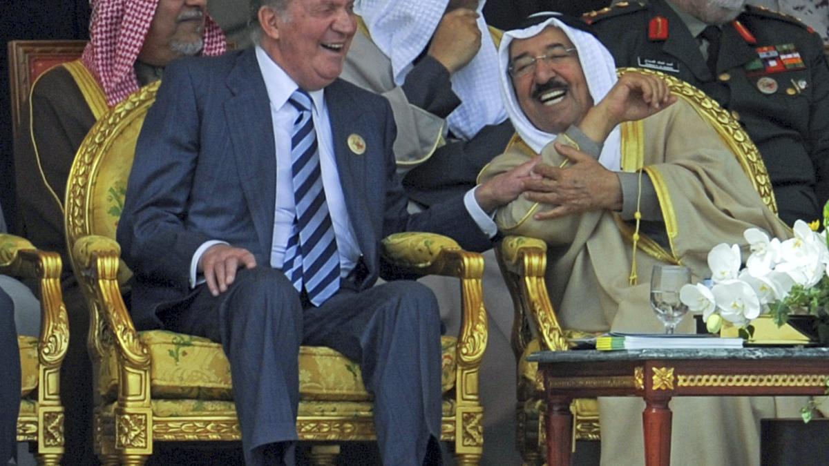 Juan Carlos I y el fallecido emir de Kuwait Sheikh Sabah al Ahmad al Jaber al Sabah