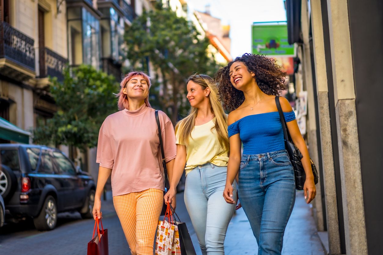 ¿Shopping con amigas? Descubre algunas rutas más allá de Gran Vía.