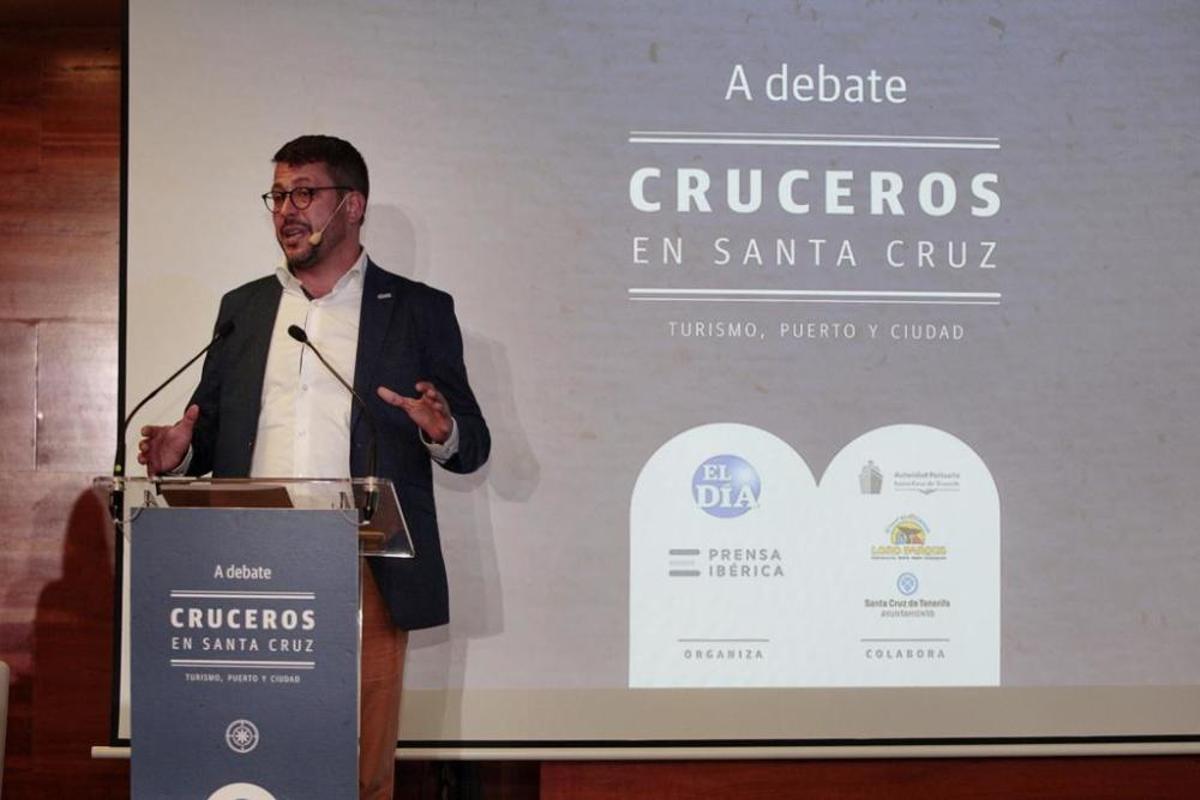 Foro de EL DÍA. A debate "Cruceros en Santa Cruz, Foro de EL DÍA. A debate "Cruceros en Santa Cruz,