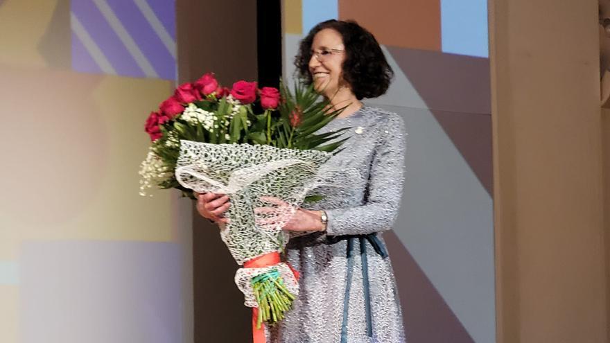 Carmen Molina pregona las fiestas de Biar cosiendo historia y costumbrismo