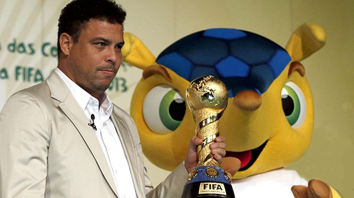 El Barça i el Madrid són els millors del món, ha argumentat l’exfutbolista en un acte de promoció de la Copa Confederacions.