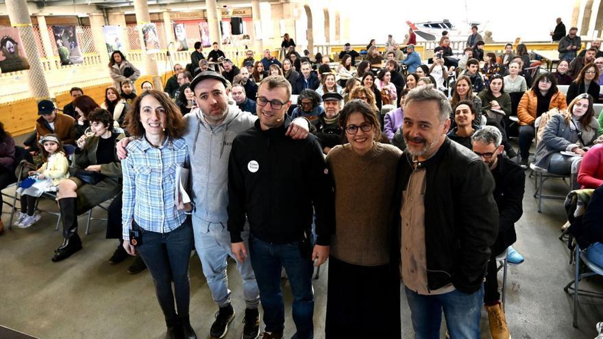 ‘Conversas no primeiro andar’ arranca con lleno en el Mercado y Santi Balmes