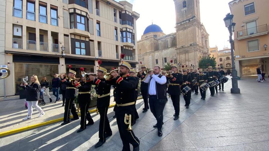 La música inunda el centro por Santa Cecília