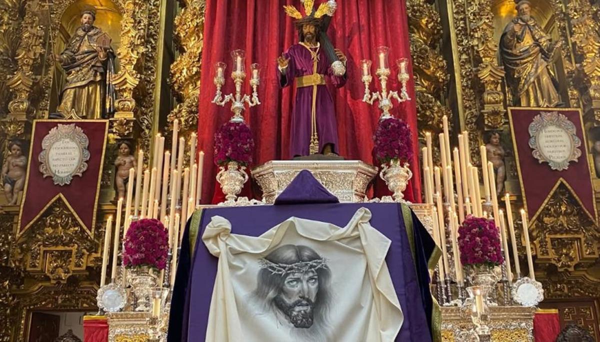 El paño que portará la Verónica, obra del artista Raúl Muñoz Gallardo.