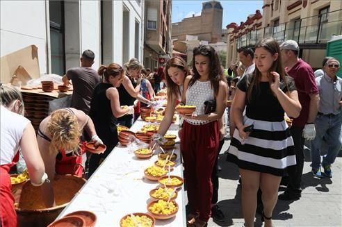 Más de 7000 'cassoletes' en el día de les Calderes de Almassora