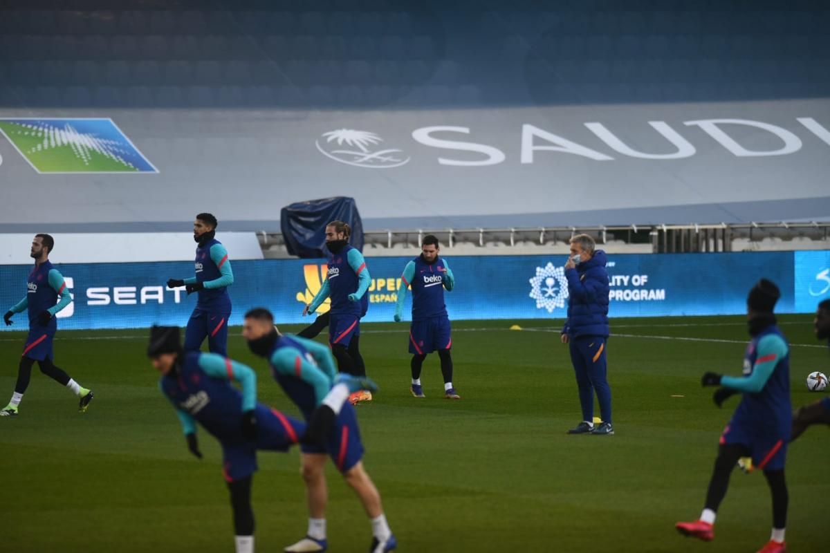 Entrenamiento del FC Barcelona en el estadio de El Arcángel