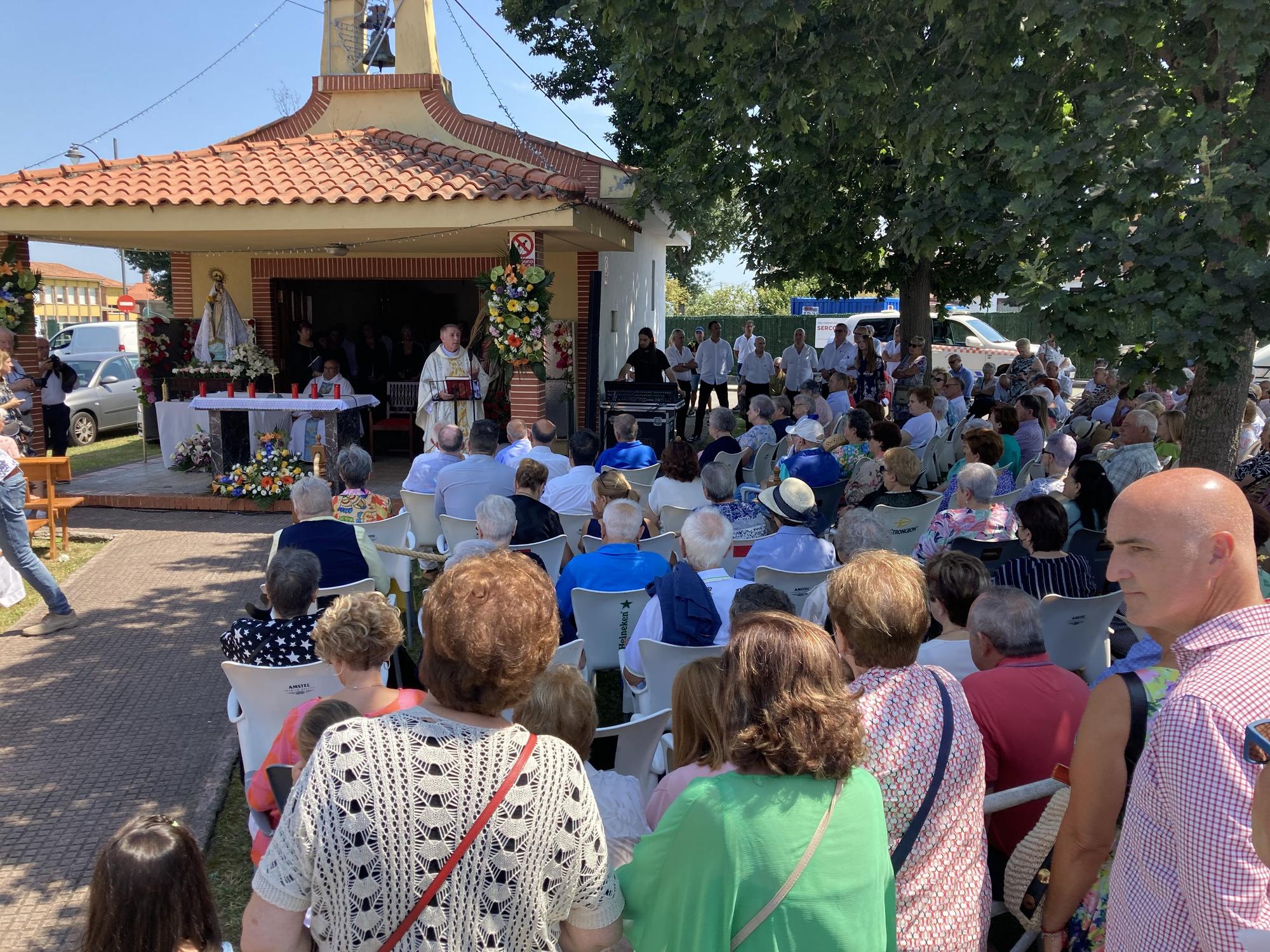 El Carbayu celebra su misa y su tradicional procesión que concluye con sorpresa: se presenta el nuevo himno en honor de Nuestra Señora del Buen Suceso