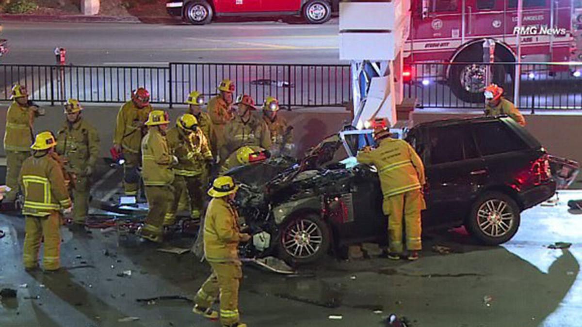 La policía de Los Ángeles junto al coche de Butler