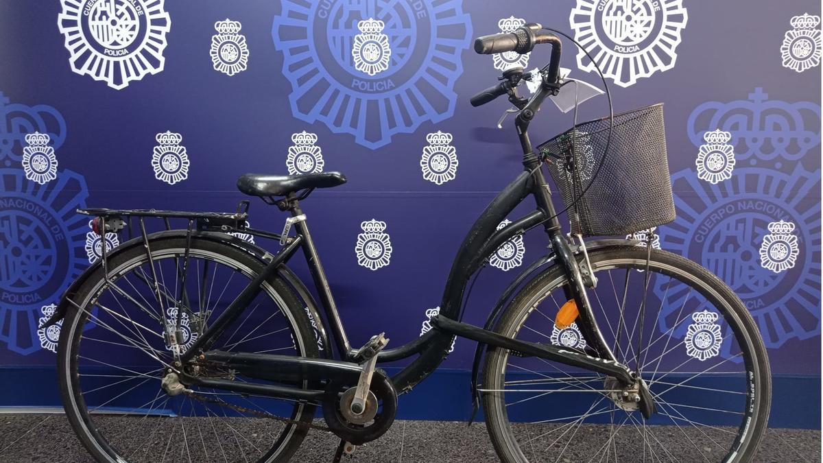 La bicicleta recuperada por la Policía.