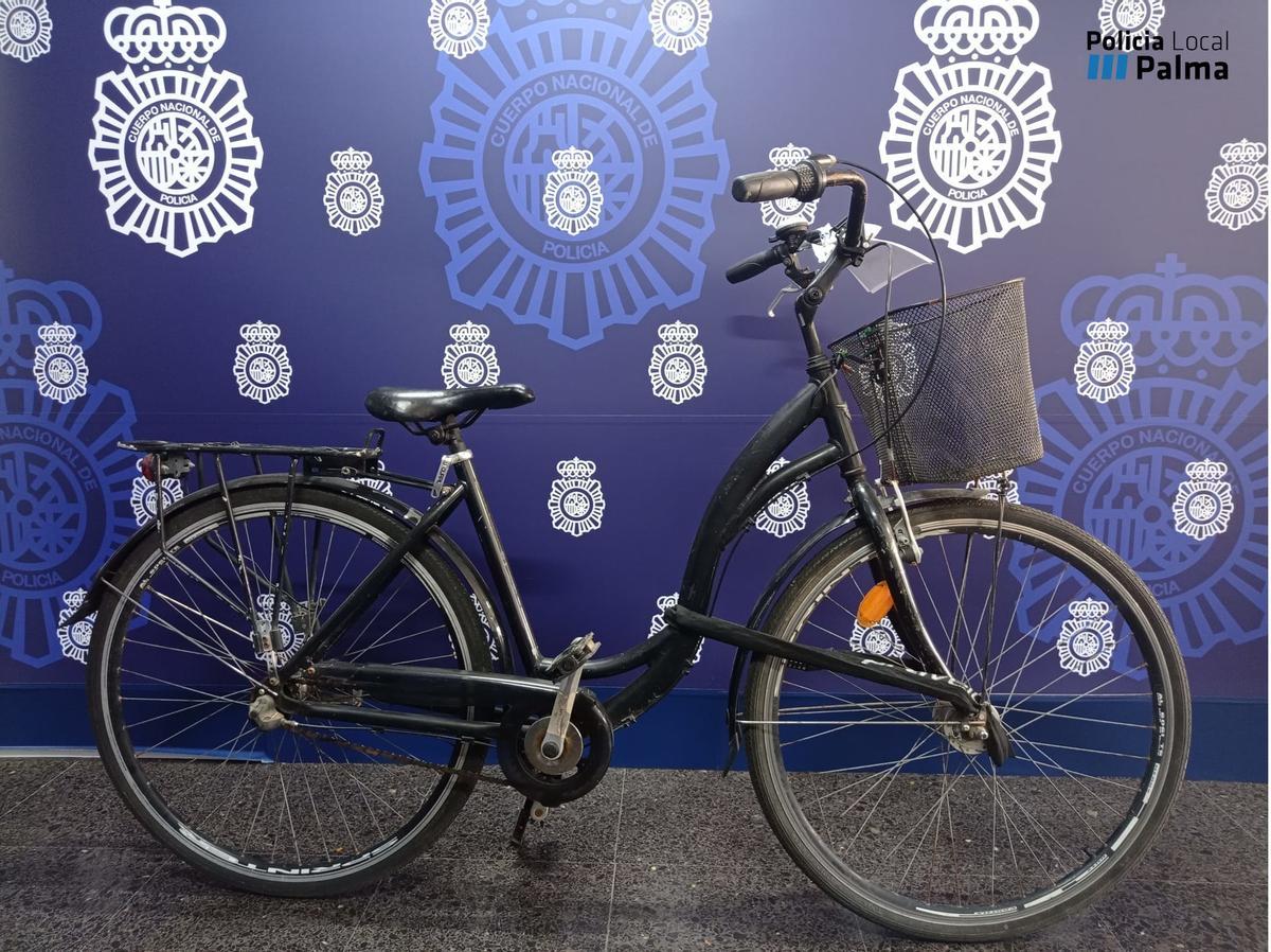 La bicicleta recuperada por la Policía.