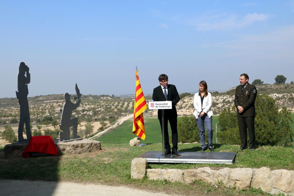 Emotiu homenatge als dos agents rurals morts per un caçador a Aspa