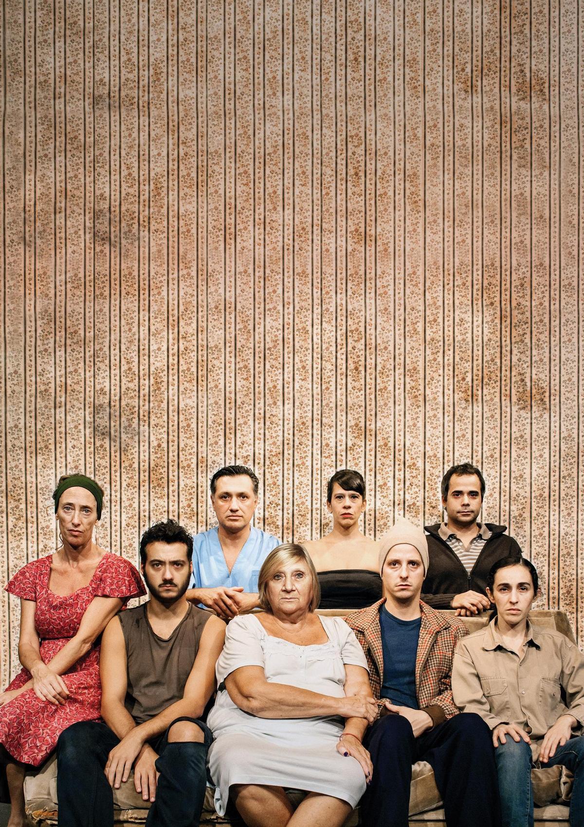 El repartiment de «La omisión de la familia Coleman», amb cinc dels vuit actors originals.