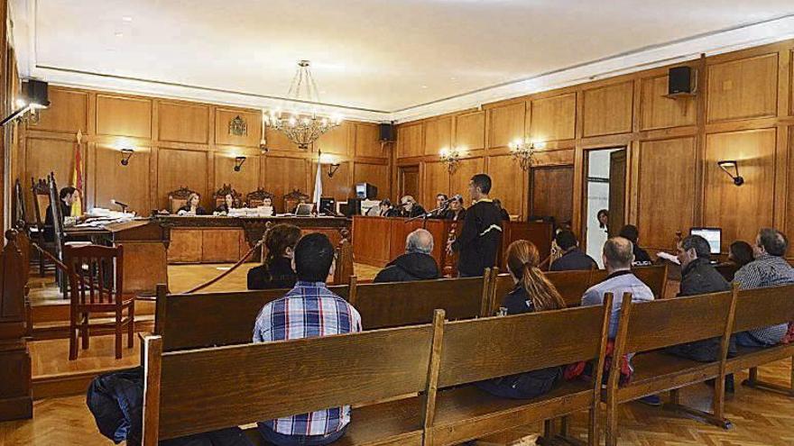 Los acusados, en el juicio en la Audiencia. // G. Santos