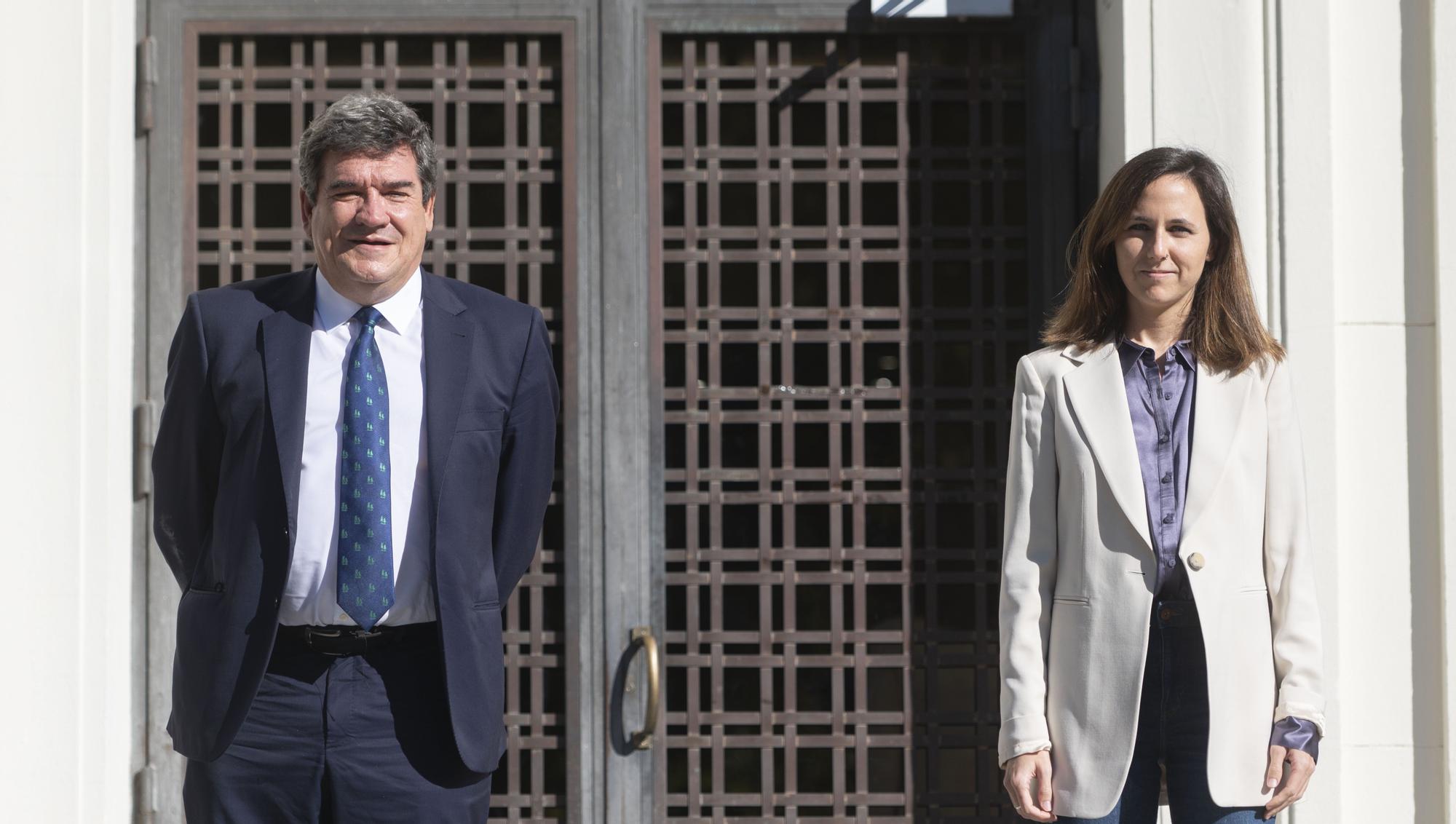 Los ministros José Luís Escrivá e Ione Belarra.