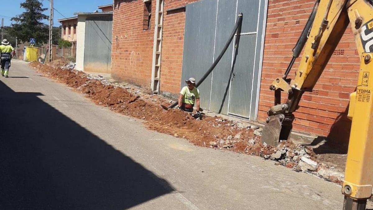 Obras de sustitución de las tuberías en Morales del Rey.  | Cedida