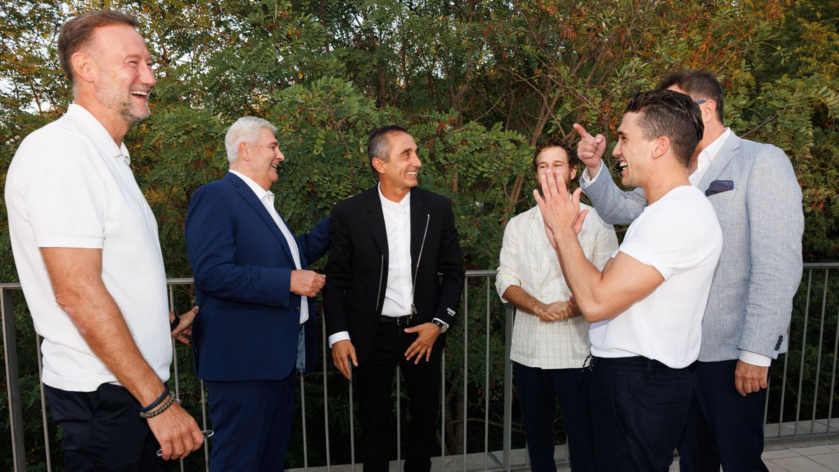 Emocionante reencuentro décadas después en las piscinas de Monjuïc