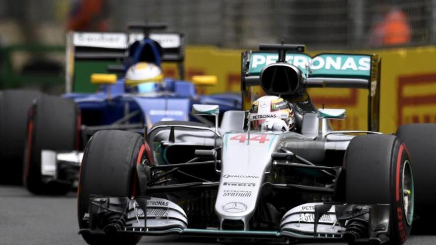 Hamilton arranca temporada desde la pole.