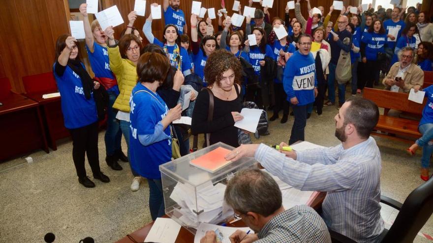 Votaciones en los juzgados de Pontevedra. // R. Vázquez