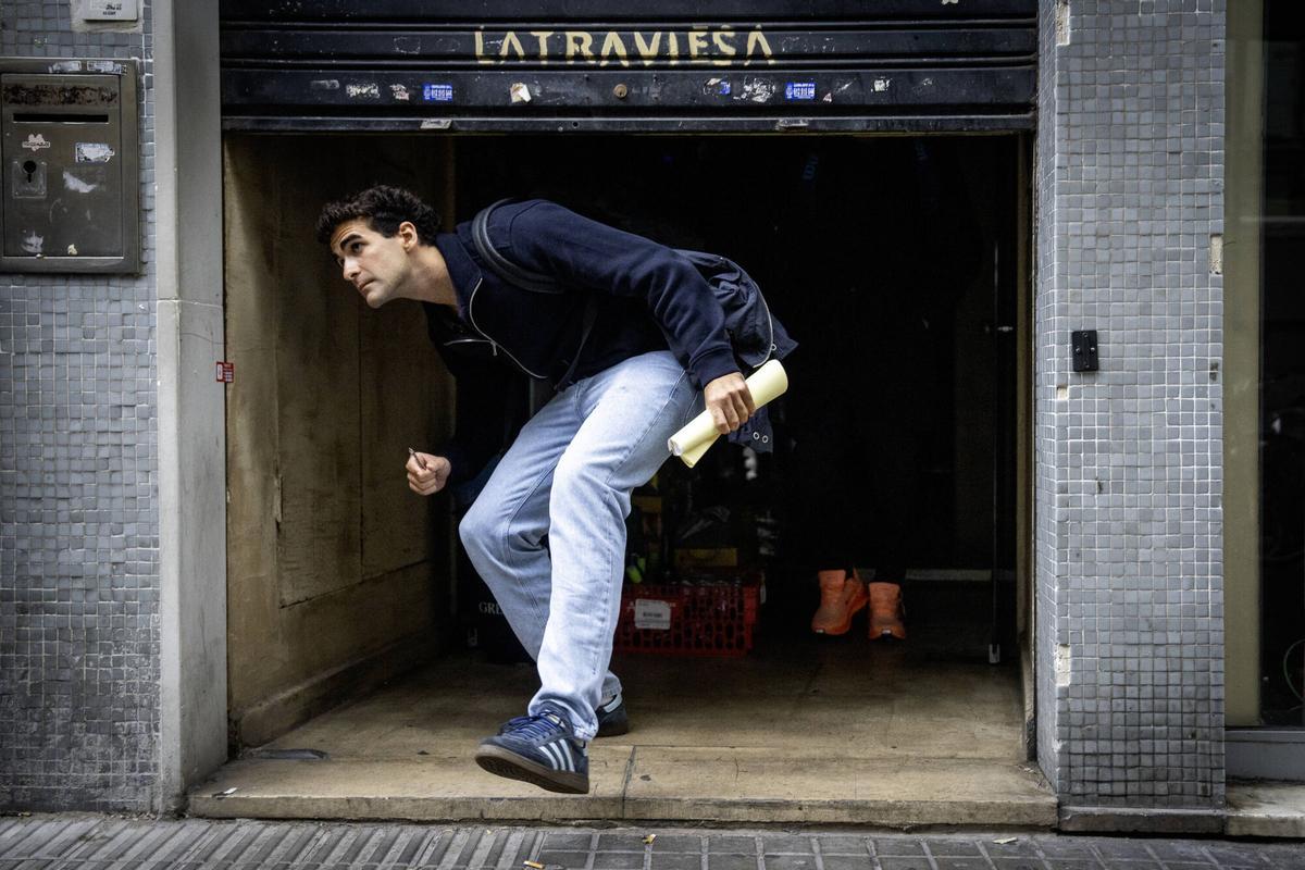 Barcelona vuelve a precintar el bar de Tuset donde Piqué y Clara Chía se conocieron. Imágenes de este 5 de noviembre de 2025.