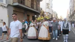 Los traslados de Sant Roc y el cordial saludo del rey de España marcan el inicio de las fiestas patronales de Burjassot