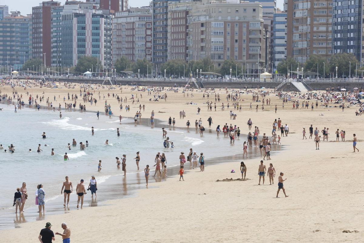 EN IMÁGENES: Asturias bate su récord histórico de calor en un mes de mayo EN IMÁGENES: Asturias bate su récord histórico de calor en un mes de mayo