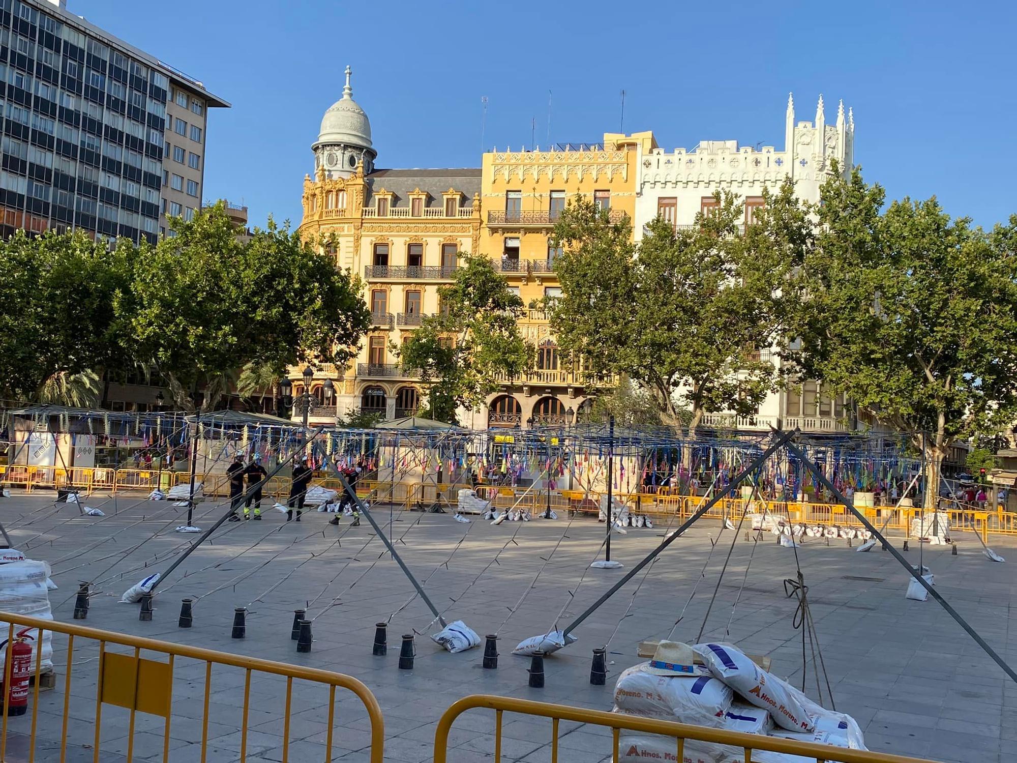 La plaza acoge una "mascletà" con 60 años de antigüedad