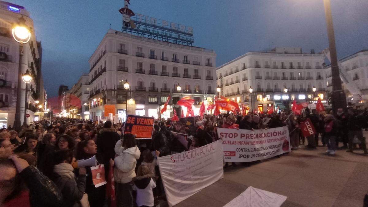 Imagen de la manifestación del pasado 8 de noviembre  en Sol contra la precariedad laboral de las trabajadoras de escuelas infantiles.