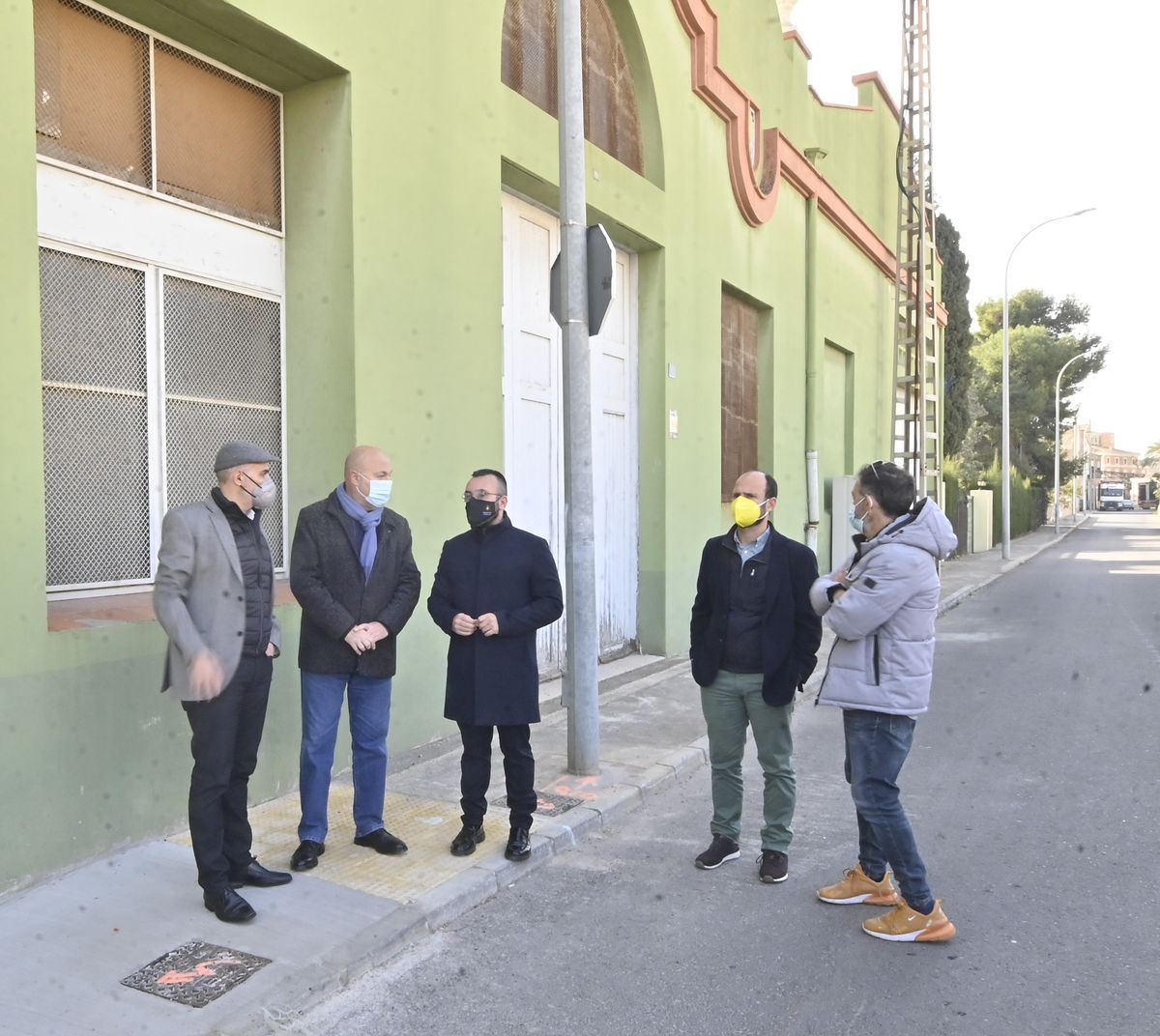 El alcalde de Vila-real, José Benlloch; y el edil de Territorio, Emilio Obiol, comprobaron in situ el resultado de las obras de mejora del polígono hortofrutícola.