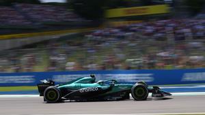 Imola (Italy), 17/05/2025.- Fernando Alonso of Spain and Aston Martin Aramco Formula One Team during free practice of the Formula 1 GP of Made in Italy and Emilia Romagna at Enzo e Dino Ferrari Circuit in Imola, Italy, 17 May 2025. (Fórmula Uno, Italia, España) EFE/EPA/DANILO DI GIOVANNI