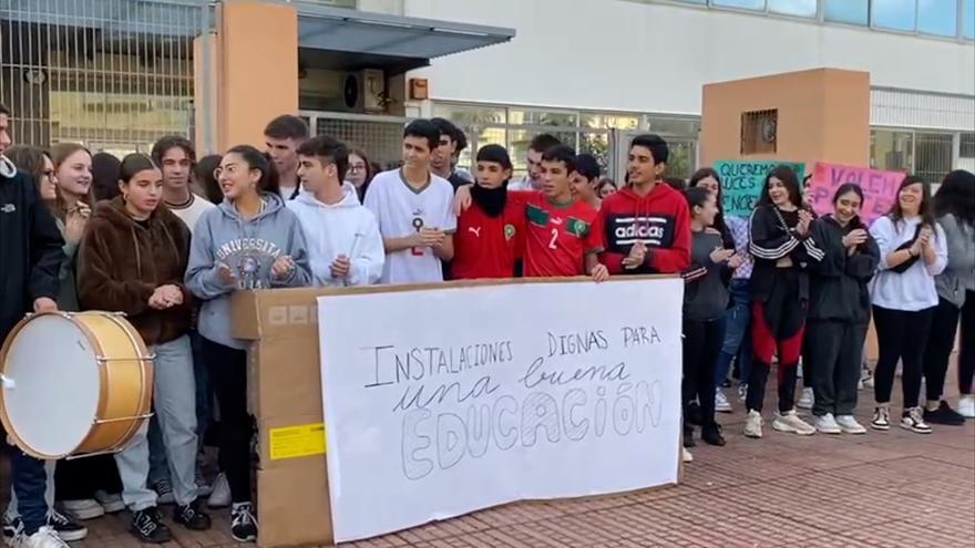 Educación en Ibiza: los alumnos del instituto Xarc protestan para exigir unas instalaciones &quot;dignas”