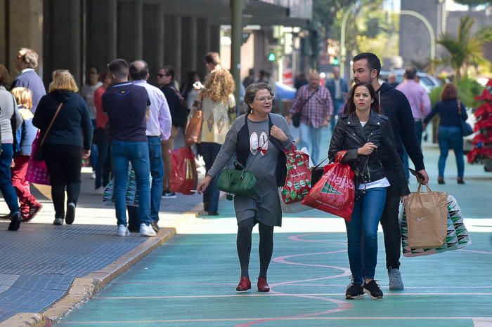 Inicio de las rebajas en Mesa y López