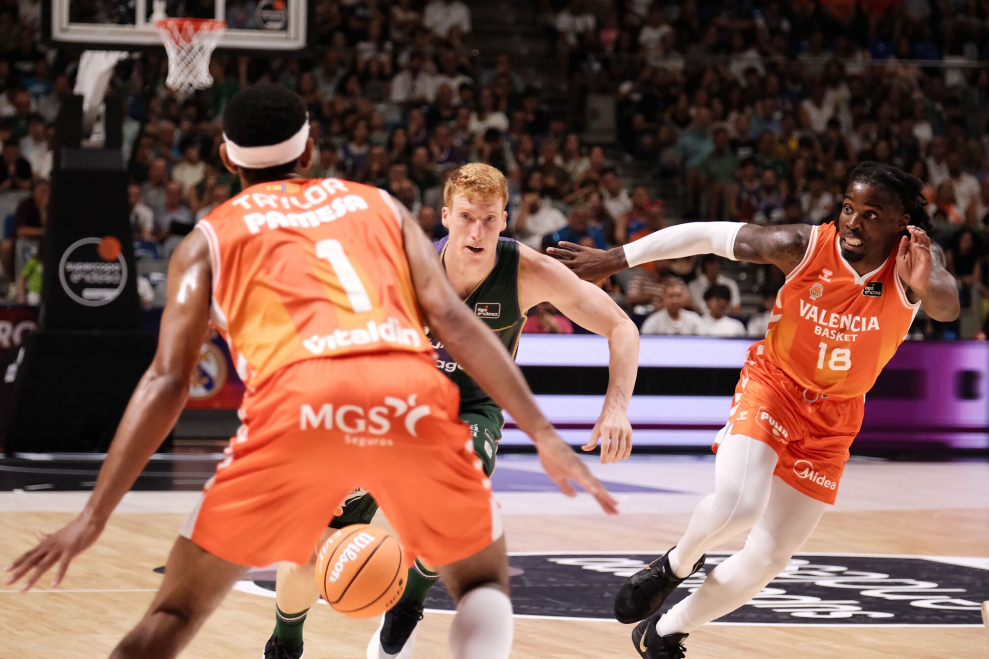 Unicaja - Valencia Basket en el Supercopa de Baloncesto 2025.