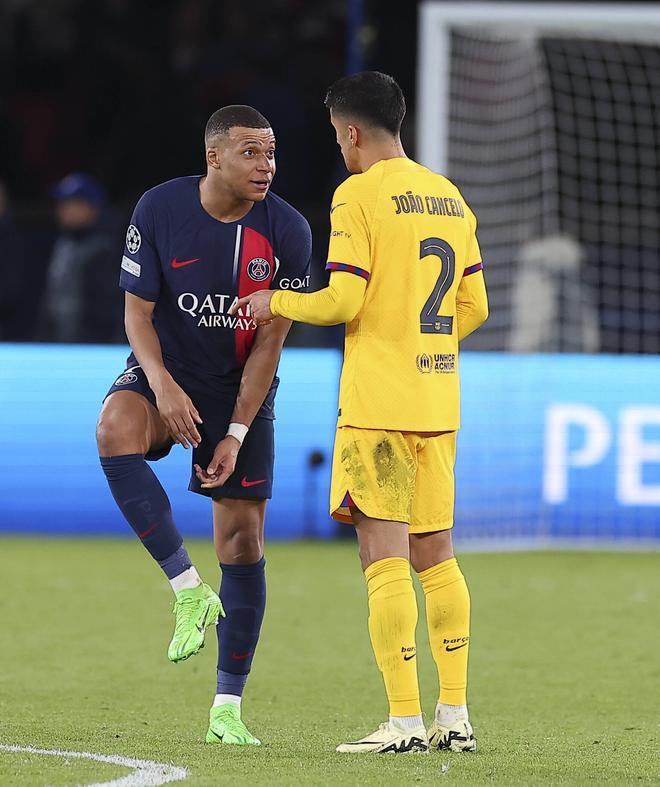 PSG - FC Barcelona, la ida de cuartos de final de la Champions League, en imágenes