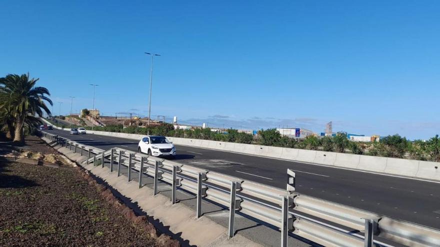 Un coche en sentido contrario por la autovía provoca dos muertes en Telde