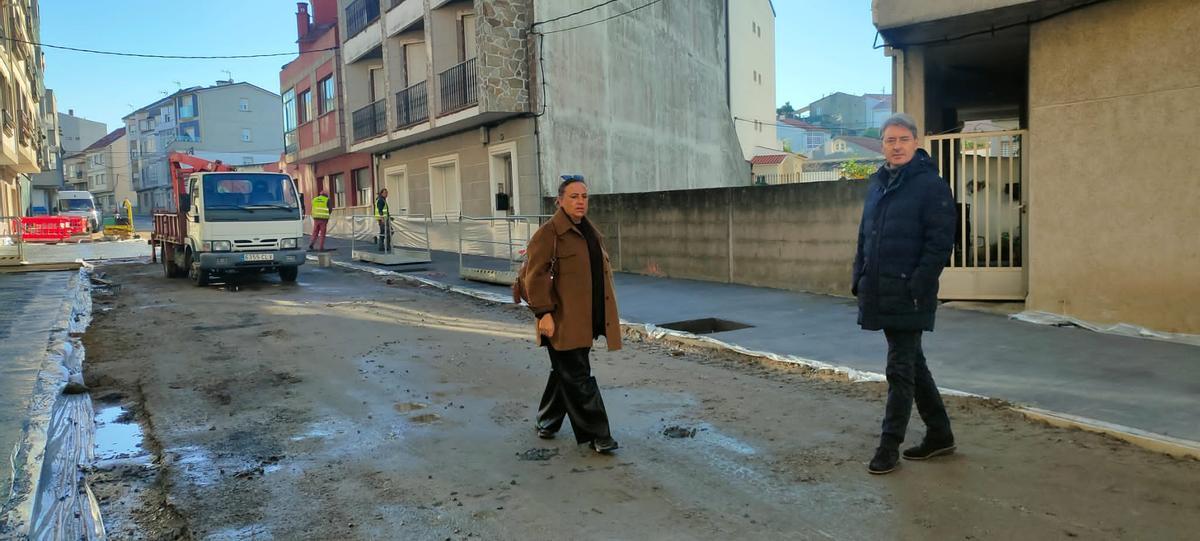 La concejala de Obras y el alcalde, esta mañana.