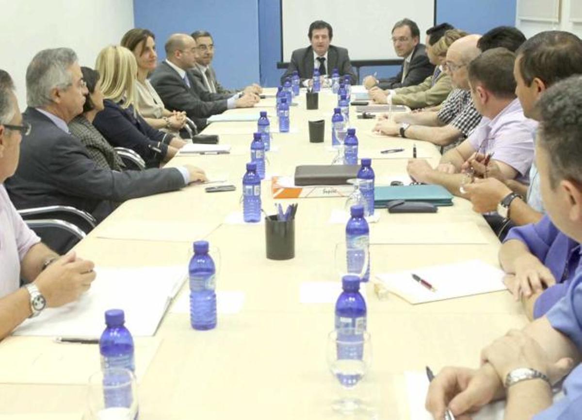 Educación rectifica y dará beca de comedor con 15 puntos