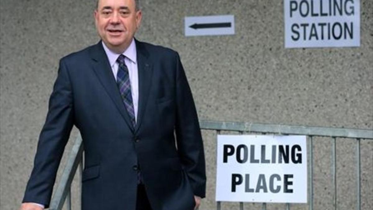 Salmond, tras votar en el referéndum de Escocia, en septiembre.