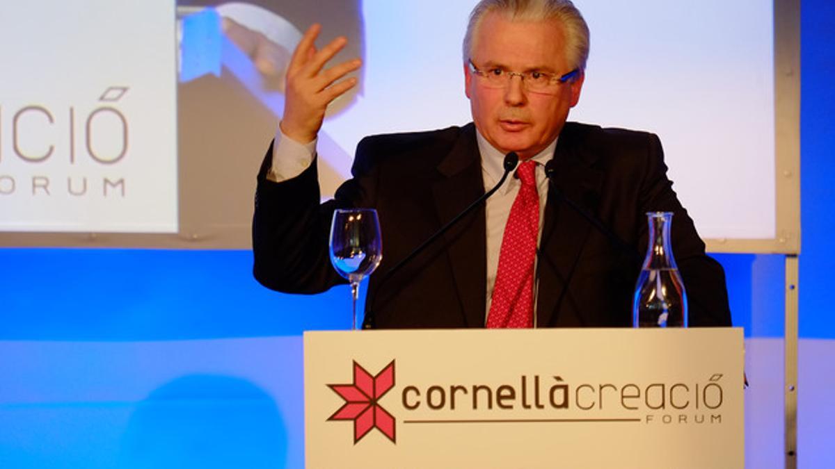 El juez Baltasar Garzón durante su conferencia en el Cornellà Creació.