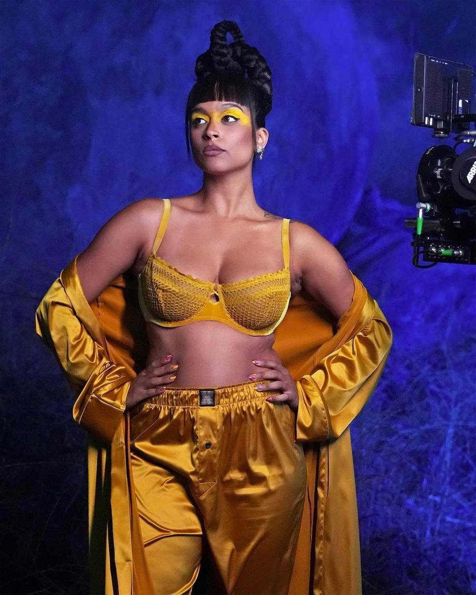 Frenesí amarillo en el Savage X Fenty Show de Rihanna