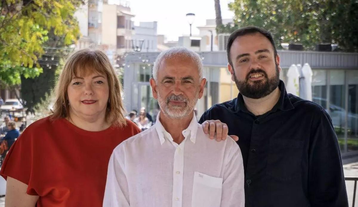 Leticia Hernandis, de Compromís, junto a Vicente Enrique dels Verds y Juan Fran Albert, de POdemos, en la candidatura para 2023.