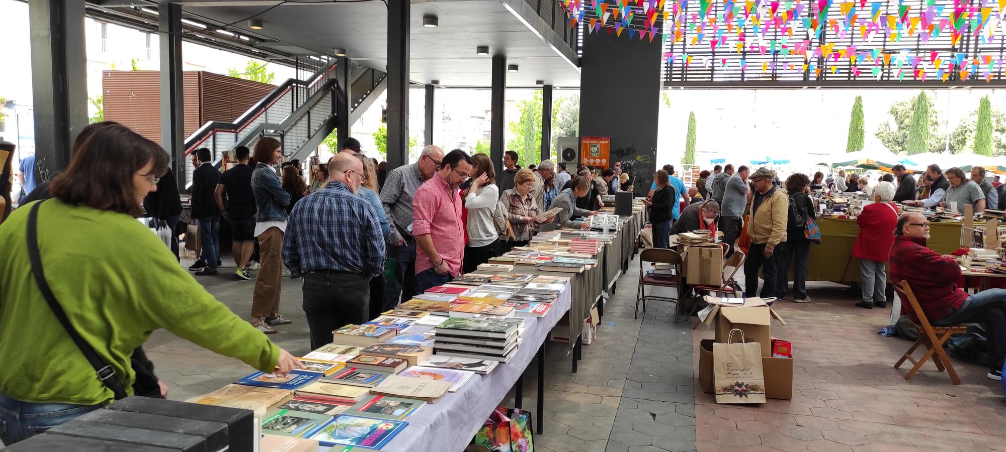 La Fira del Llibre Vell, un dels grans atractius del 3 de maig a la Santa Creu de Figueres