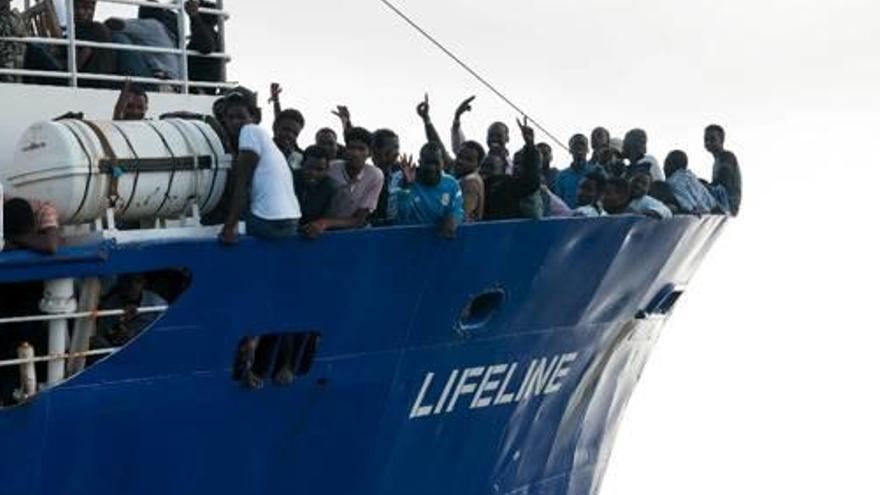 El vaixell «Lifeline» va rescatar 224 immigrants.
