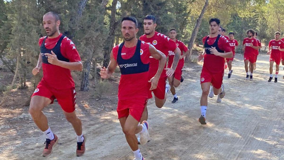 Segunda RFEF. El CD Ibiza entrena en ses Salines | CD IBIZA