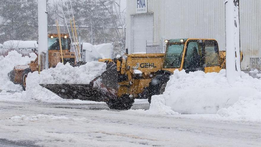 Una tormenta de nieve &quot;sin precedentes&quot; afecta a gran parte de EEUU