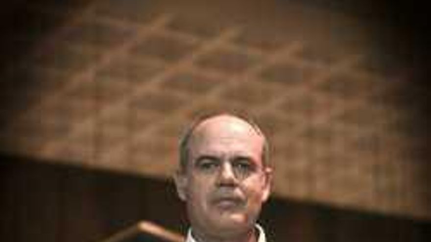 Miguel Salvat, ayer, en el ciclo Seamos series celebrado en el ADDA.